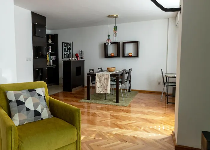 Mihail Central Apartment
