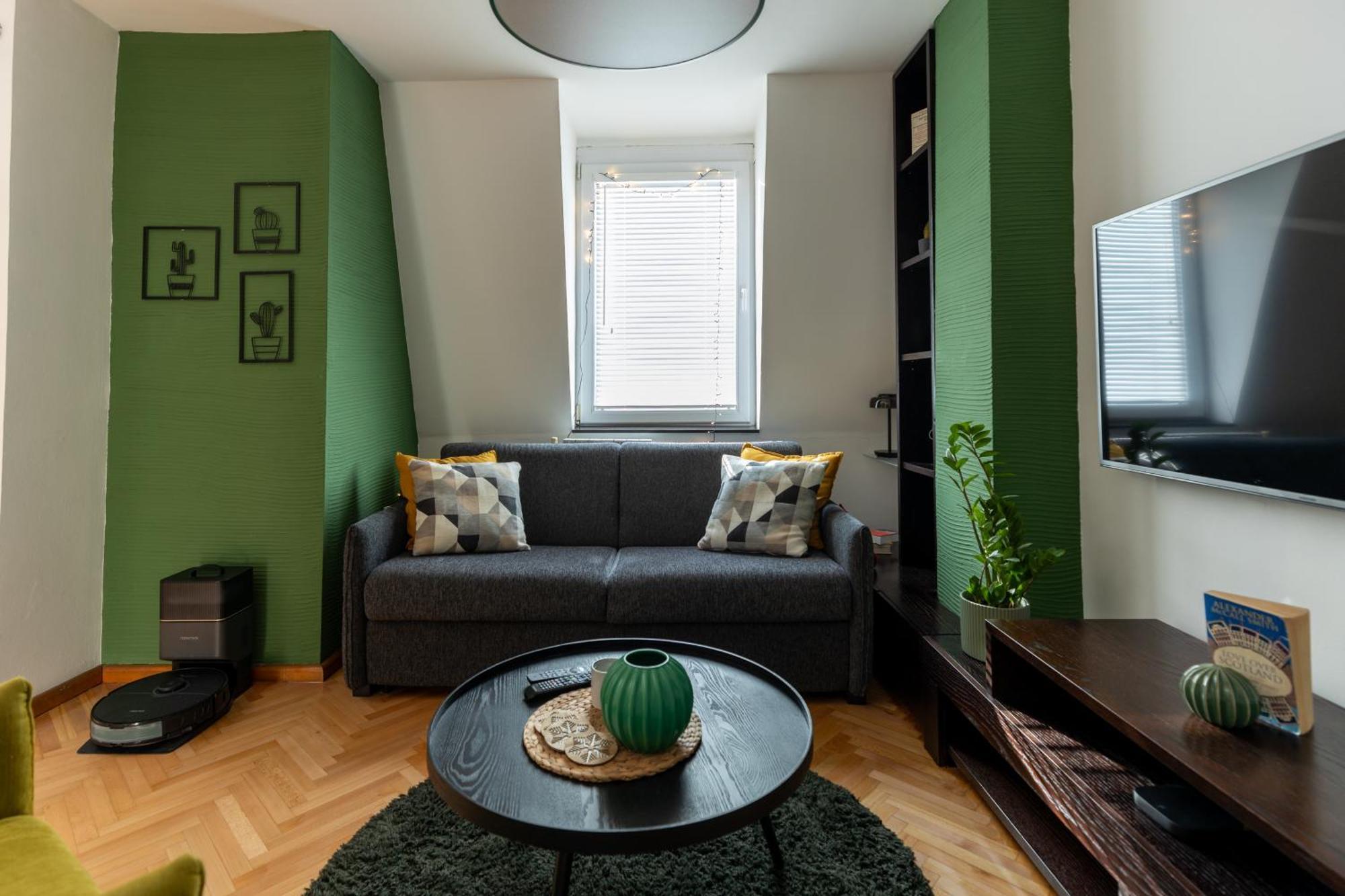 Mihail Central Apartment *
